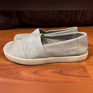 TOMS Avalon Loafer, drizzle grey micro crosshatch Sz 7.5